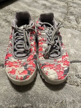 Kids Gray and Pink Digital Camo Lace-Up Sneakers